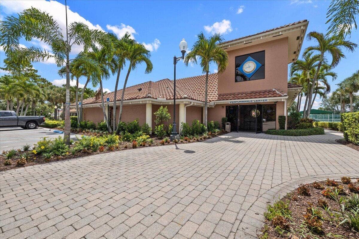 149 HARBOR LAKE Circle, Greenacres, FL 33413 57-IMG_7983