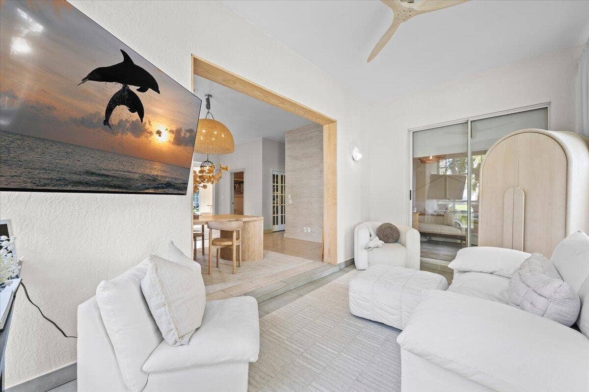 149 HARBOR LAKE Circle, Greenacres, FL 33413 ENCLOSED PATIO