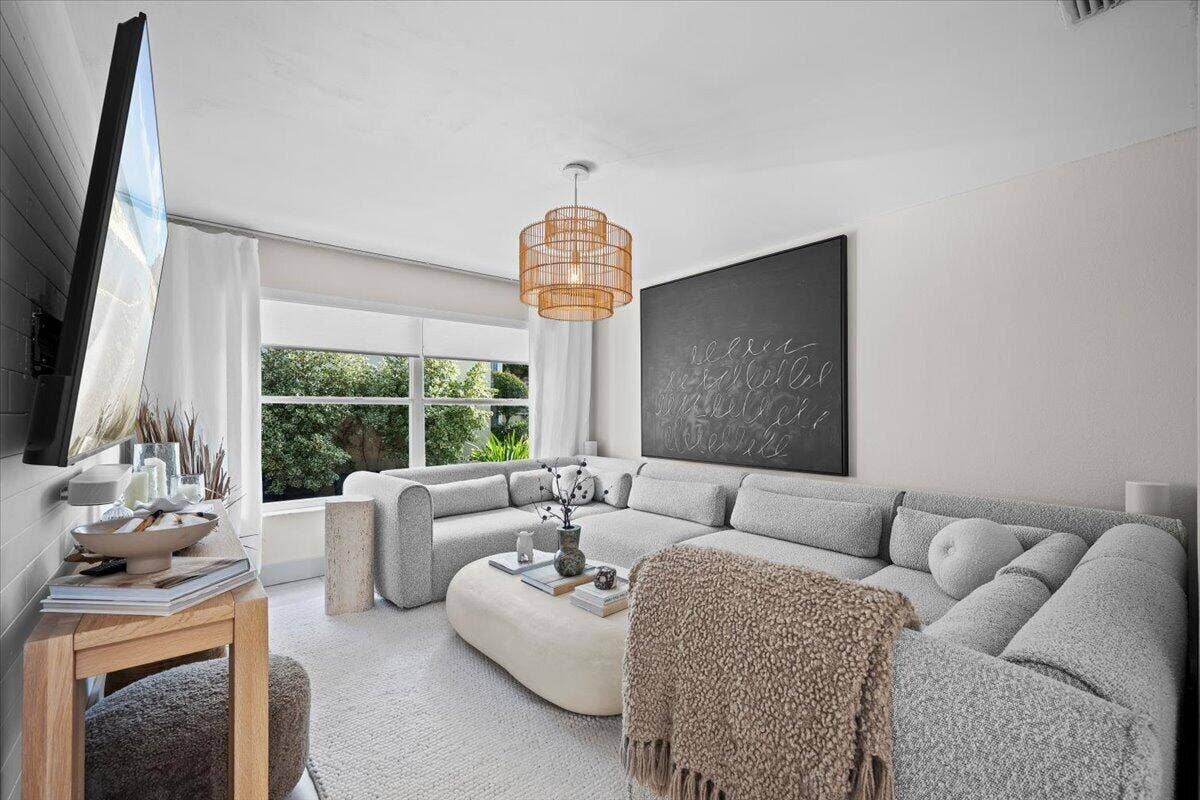 149 HARBOR LAKE Circle, Greenacres, FL 33413 LIVING ROOM