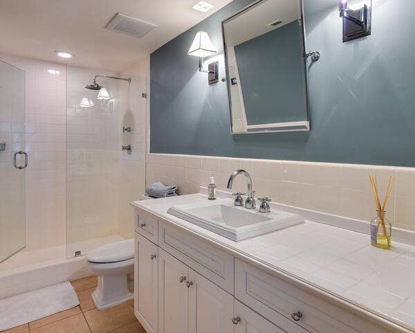 250 Bradley Place, #609, Palm Beach, FL 33480 250 Bradley Pl 609 - Bathroom 1