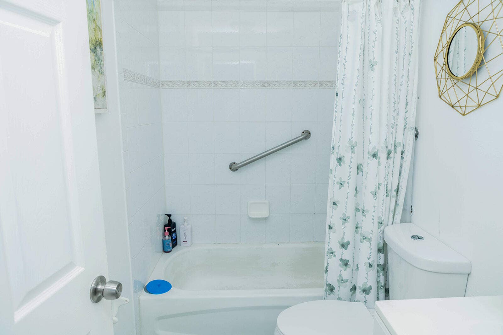 5701 AZALEA Circle, West Palm Beach, West Palm Beach, FL 33415 Second bathroom (2)
