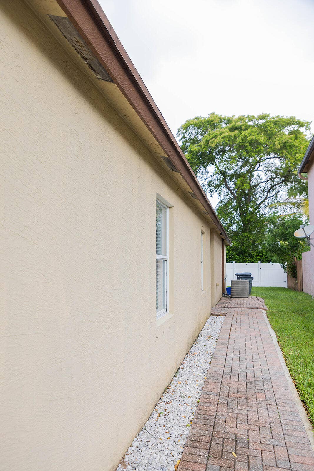 5701 AZALEA Circle, West Palm Beach, West Palm Beach, FL 33415 Walk way to entry