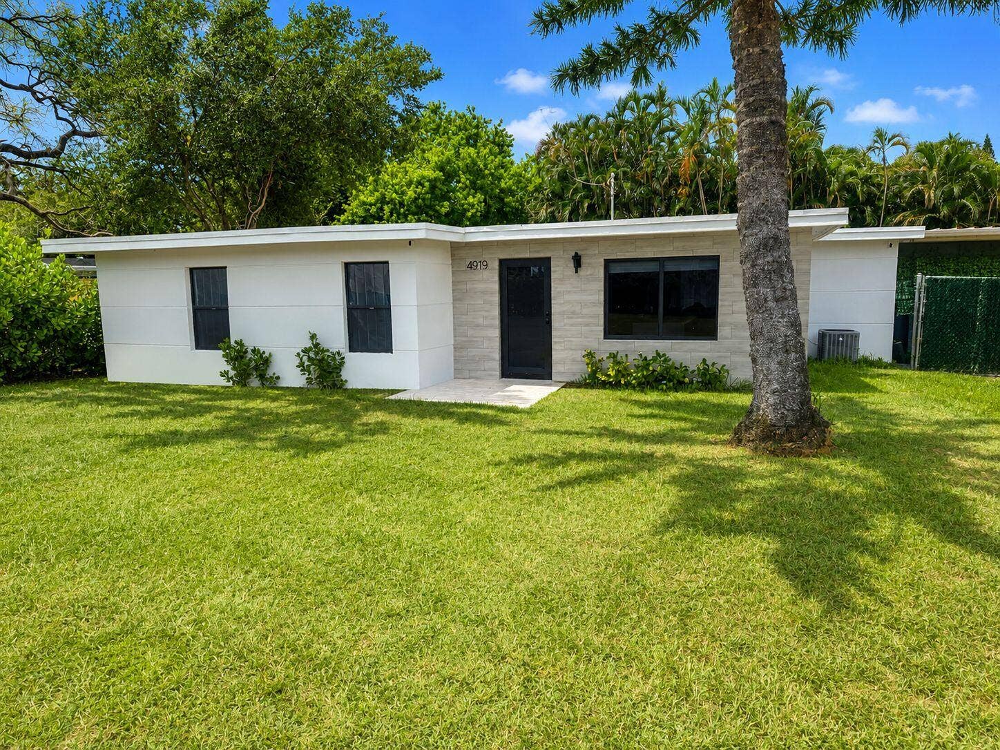 4919 SW 28TH Avenue, Dania Beach, FL 33312 PHOTO-2026-10-08-11-27-58(2)