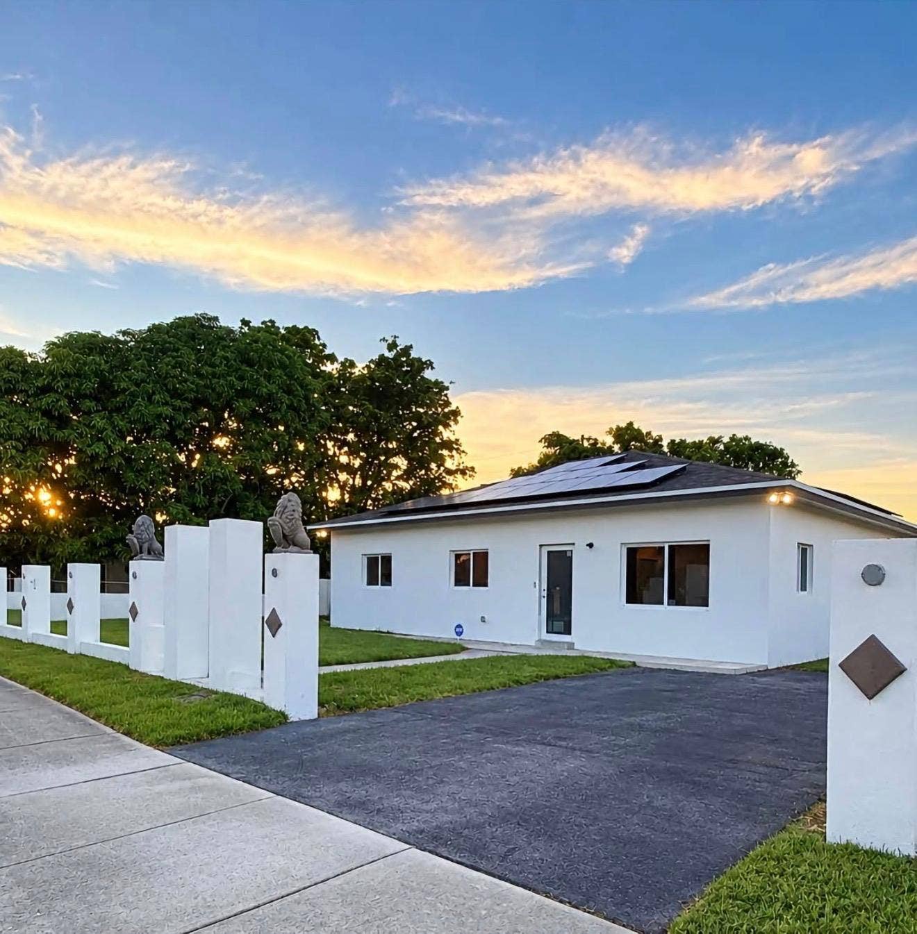 2151 NW 29th Terrace, Fort Lauderdale, FL 33311 front of house