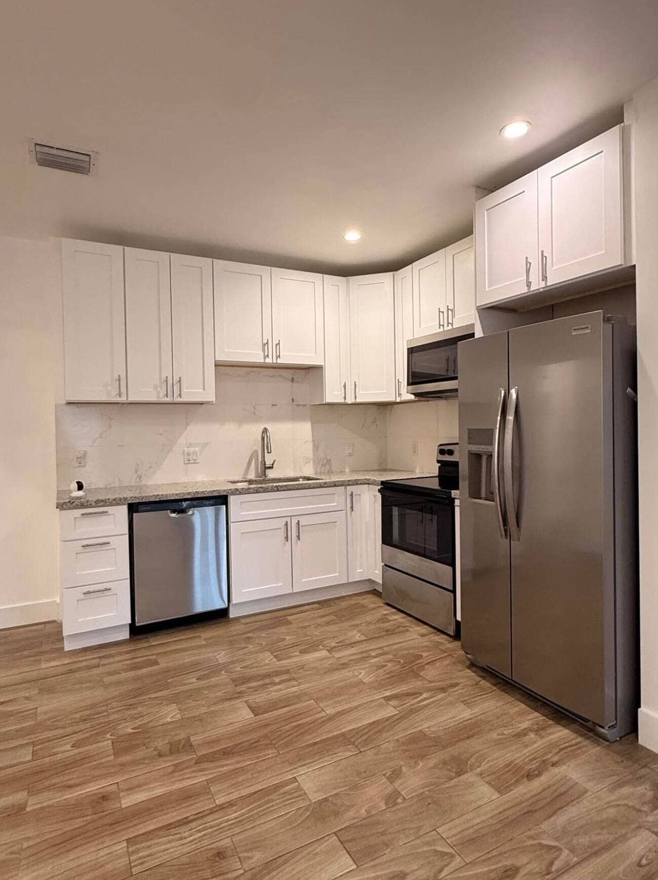 2151 NW 29th Terrace, Fort Lauderdale, FL 33311 IMG_7454