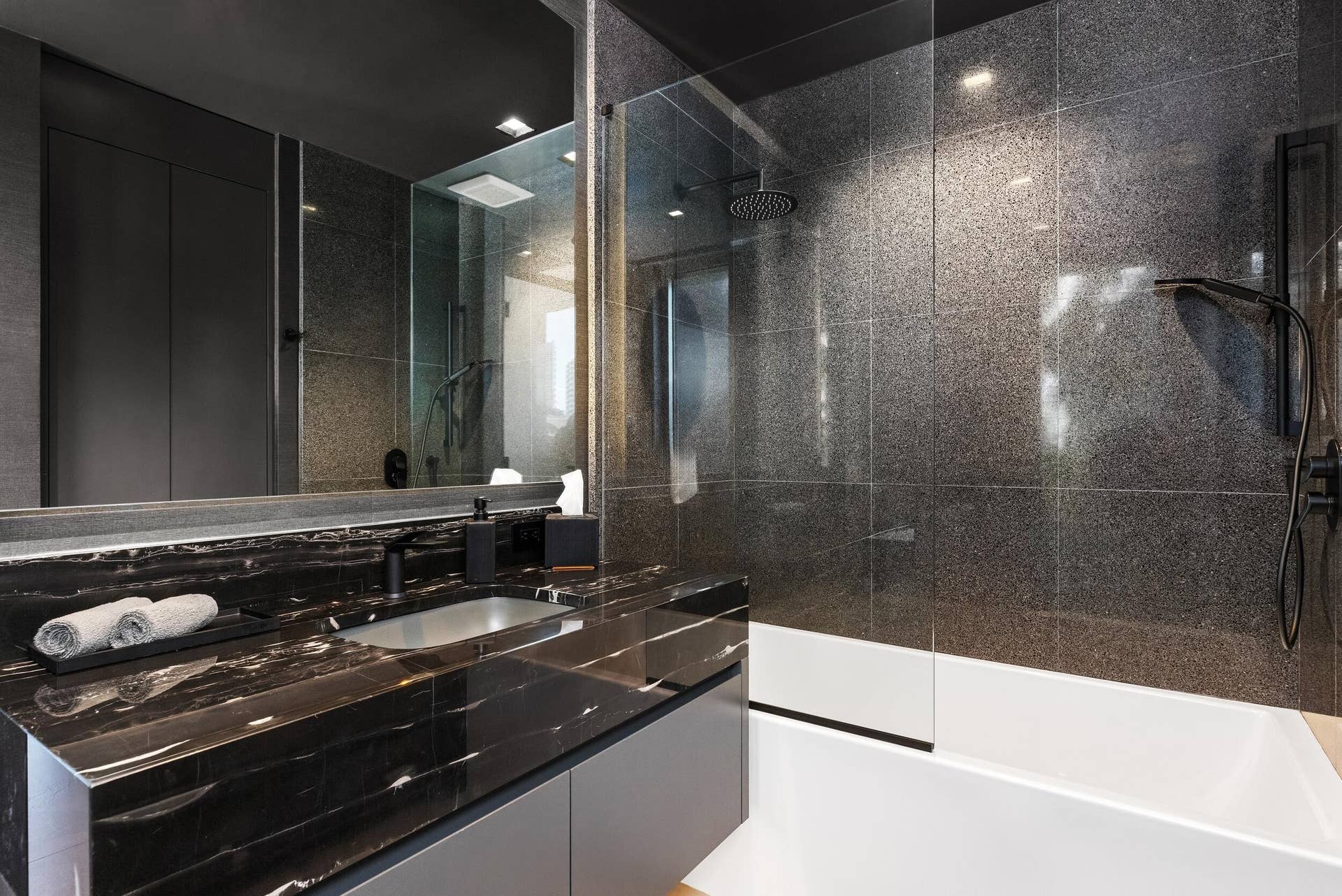 3024 NE 26TH Street, Fort Lauderdale, FL 33305 Guest Bath 3