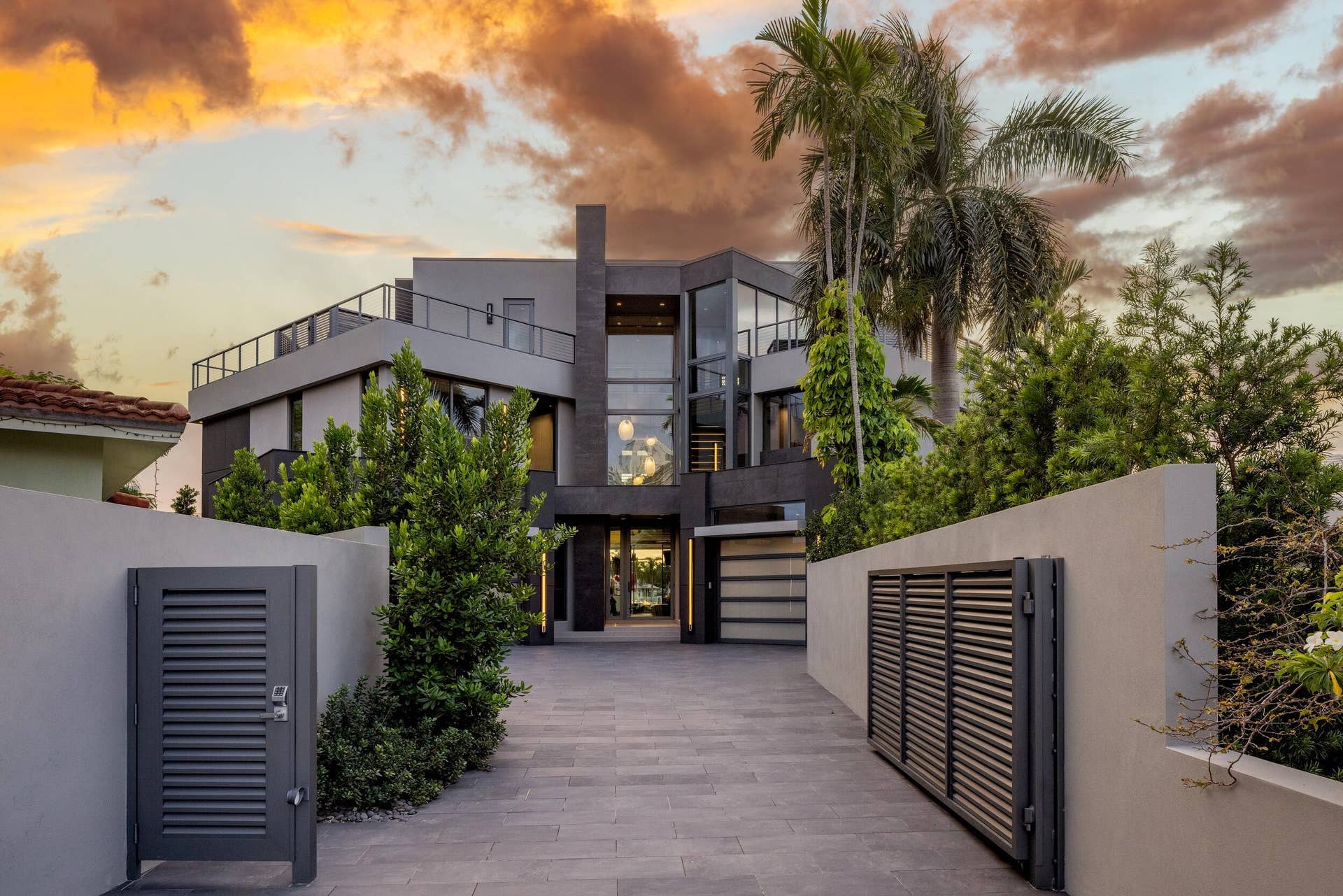 3024 NE 26TH Street, Fort Lauderdale, FL 33305 Twilight 10