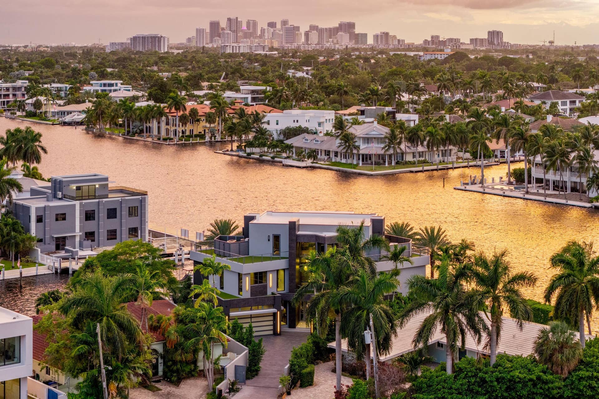 3024 NE 26TH Street, Fort Lauderdale, FL 33305 Twilight 13 POWERLINES