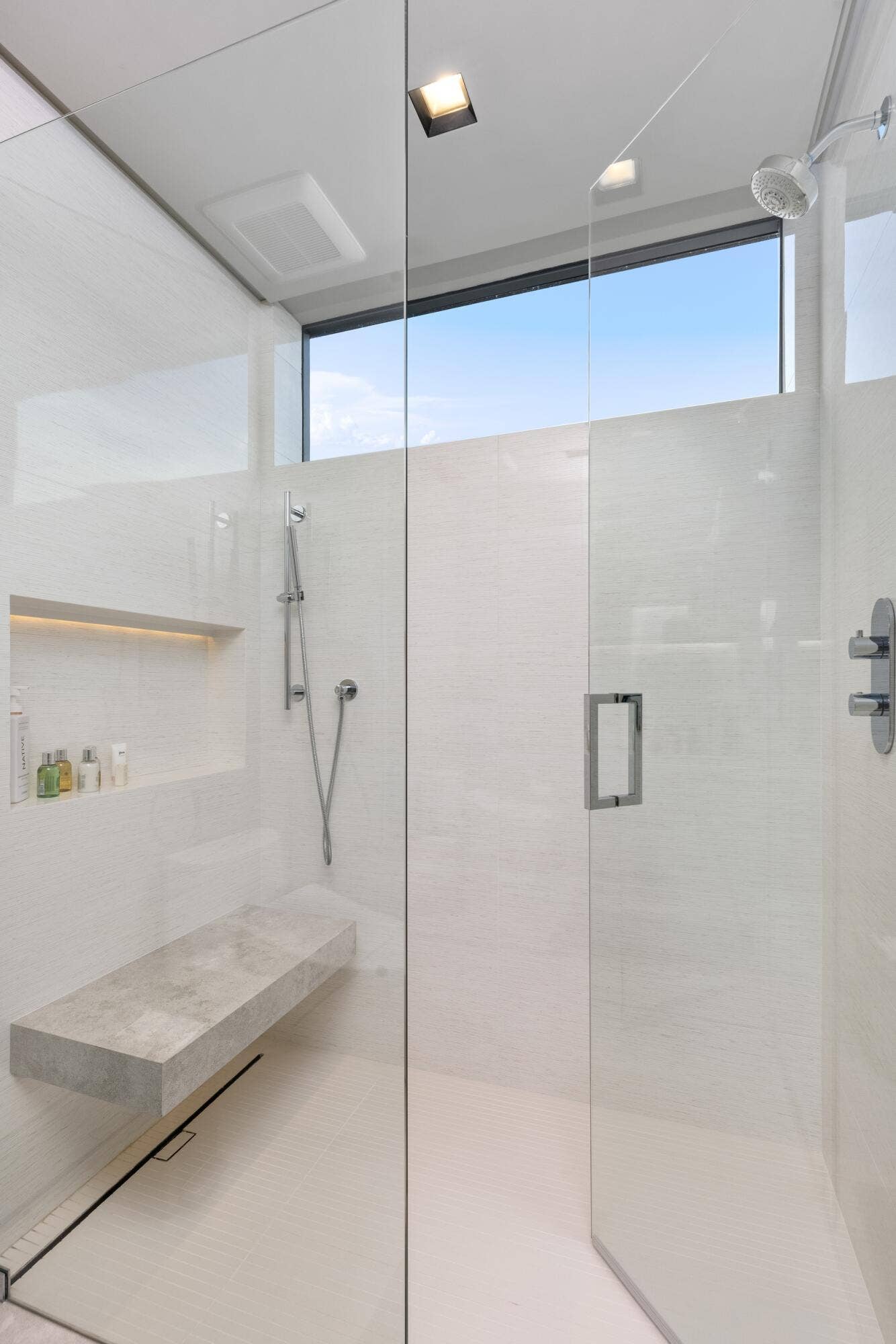 3024 NE 26TH Street, Fort Lauderdale, FL 33305 Guest Bath 6