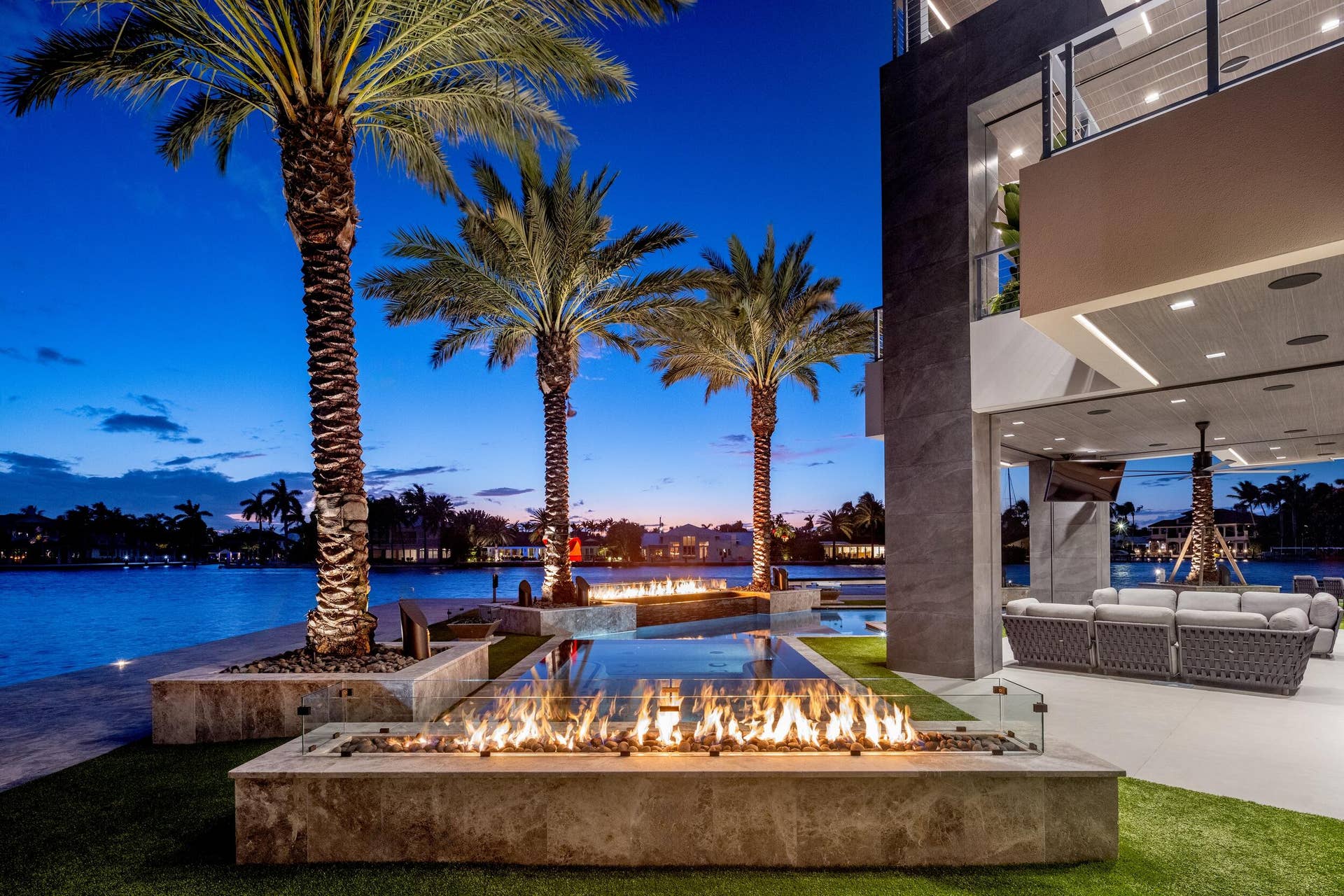 3024 NE 26TH Street, Fort Lauderdale, FL 33305 Twilight 3