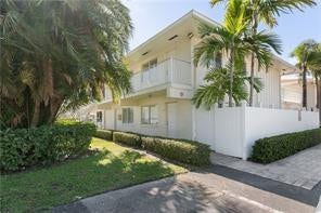 1878 NE 46TH Street, #C1, Fort Lauderdale, Fort Lauderdale, FL 33308 Small complex in North Ft. Lauderdale