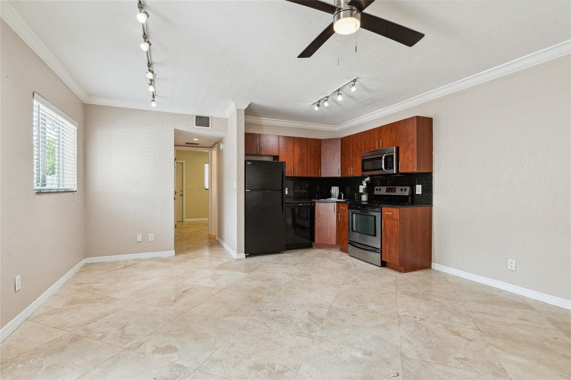 1878 NE 46TH Street, #C1, Fort Lauderdale, Fort Lauderdale, FL 33308 Dining area with open kitchen