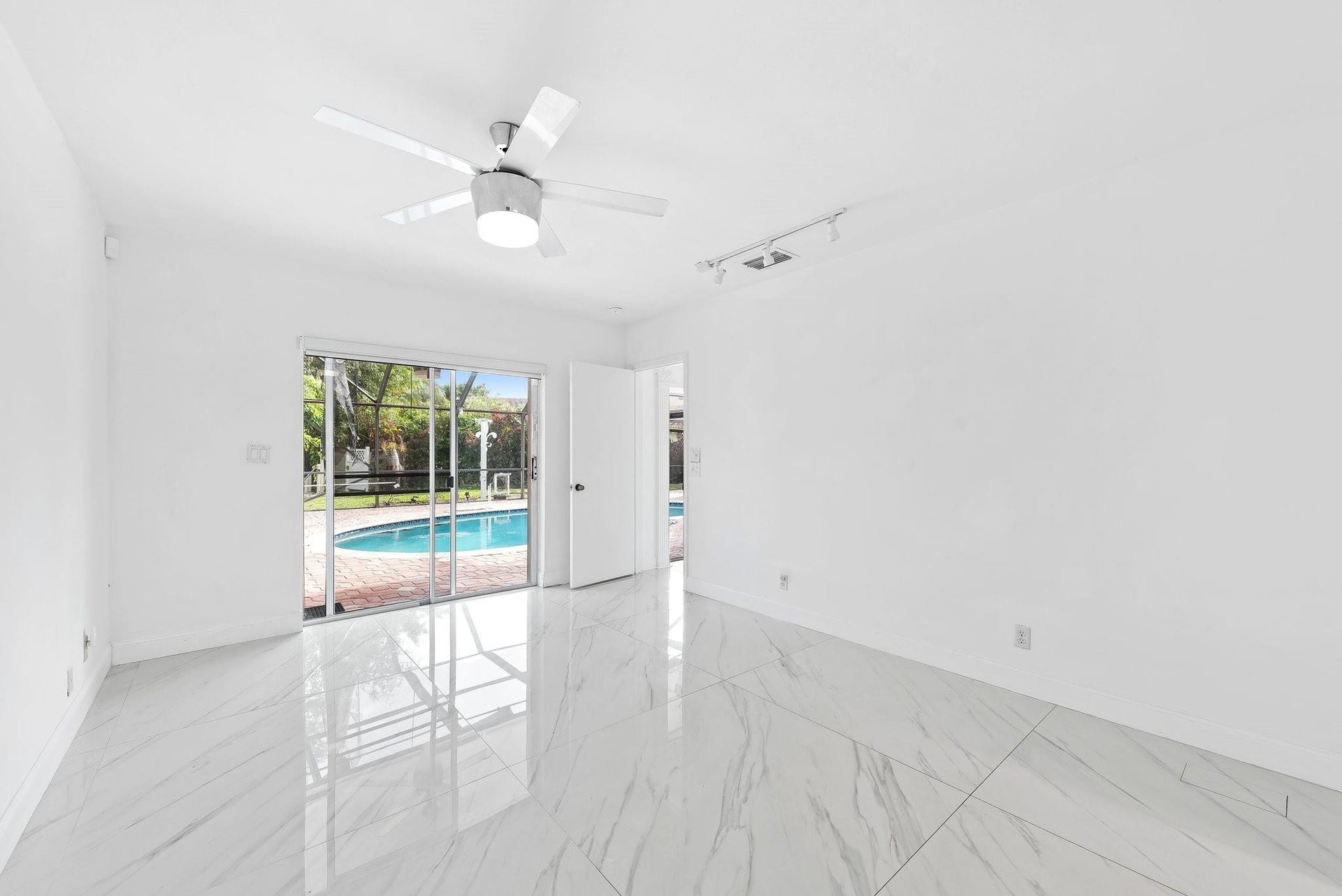 5750 BAYVIEW Drive, Fort Lauderdale, Fort Lauderdale, FL 33308 Photo 13