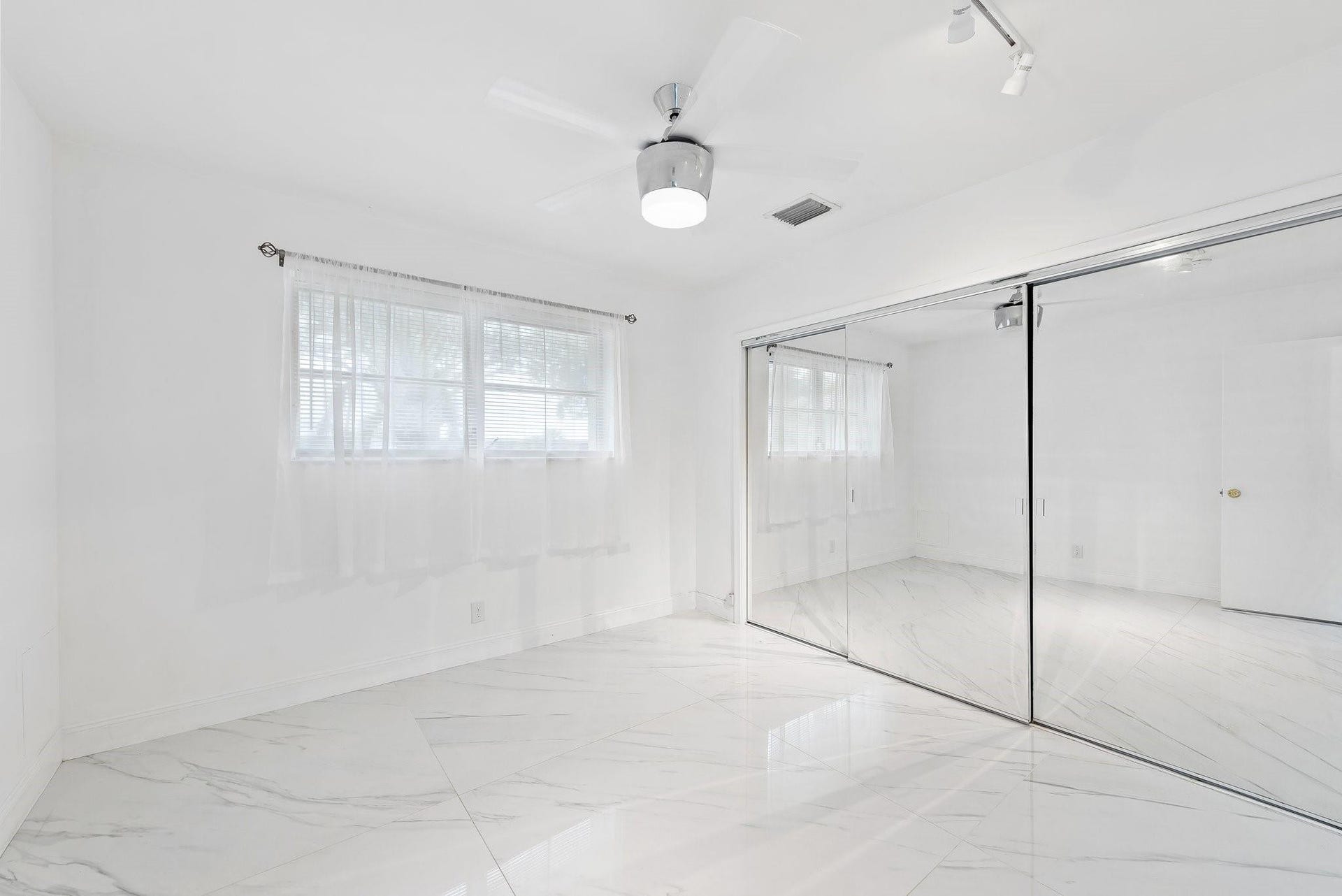 5750 BAYVIEW Drive, Fort Lauderdale, Fort Lauderdale, FL 33308 Photo 23