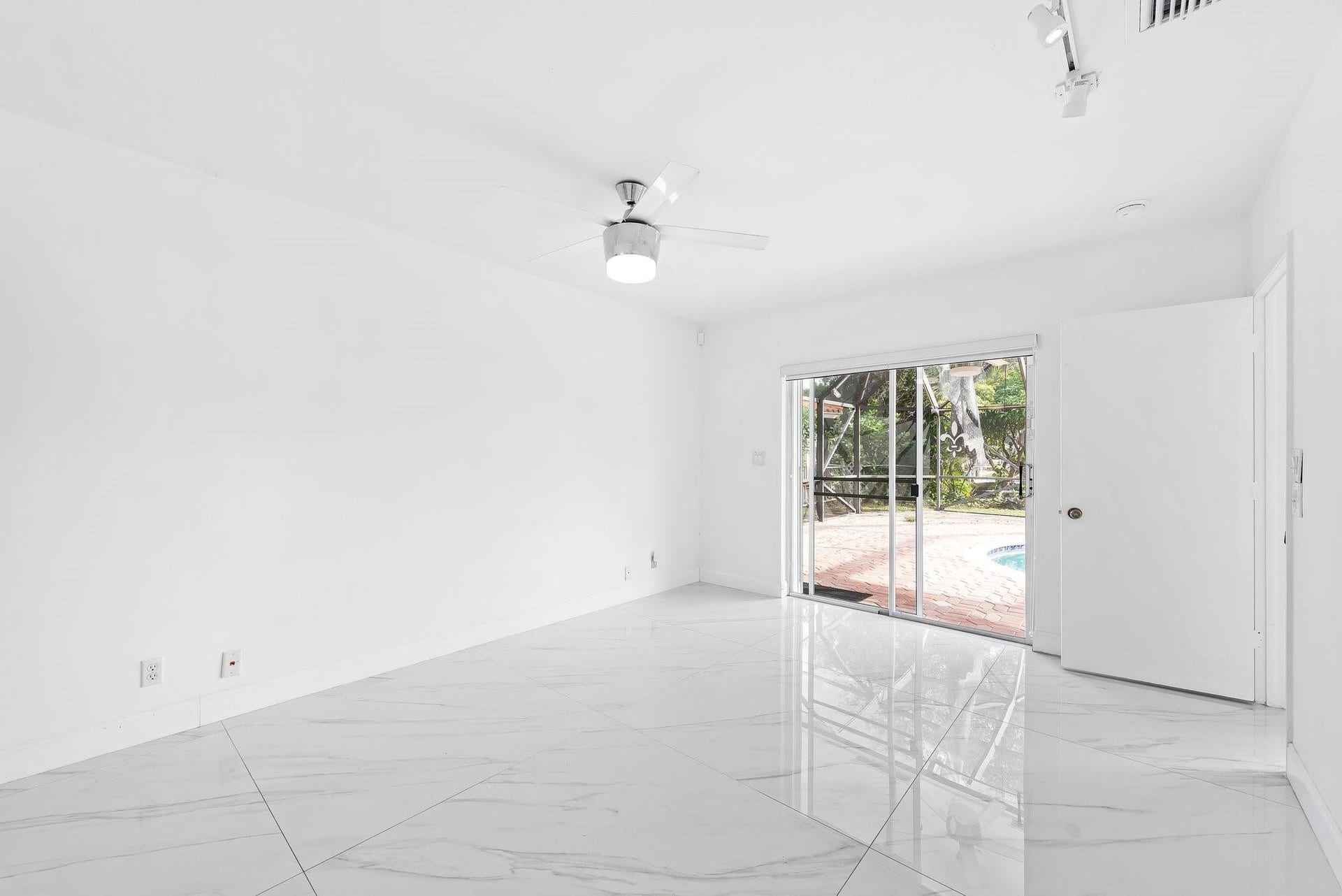 5750 BAYVIEW Drive, Fort Lauderdale, Fort Lauderdale, FL 33308 Photo 12