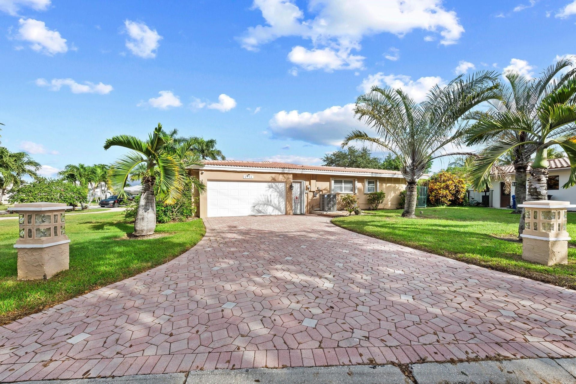 5750 BAYVIEW Drive, Fort Lauderdale, Fort Lauderdale, FL 33308 Photo 2