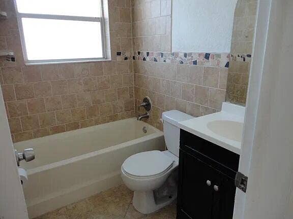 1971 NE 33RD Street, Lighthouse Point, FL 33064 d9b63ac922040d3e7c7a8720ebb1bd9f-cc_ft_5