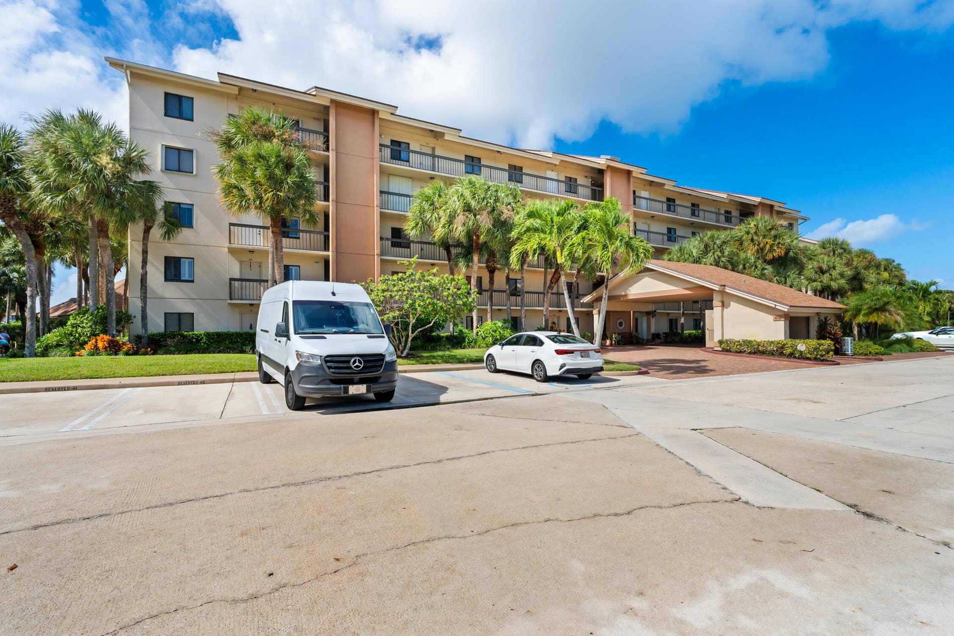 601 SEAFARER Circle, #405, Jupiter, FL 33477 DSC07143