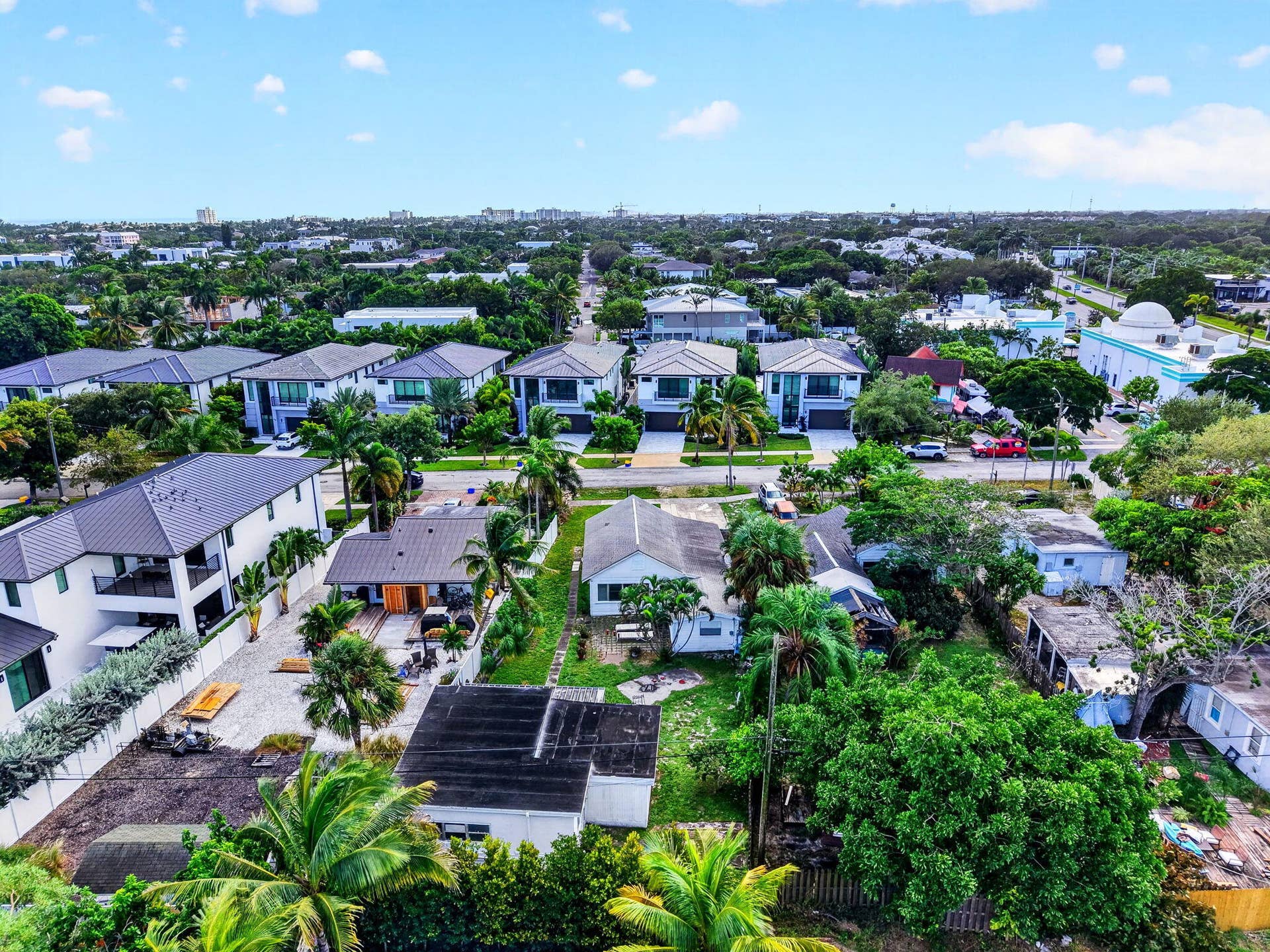 713 S LAKE Avenue, Delray Beach, FL 33483 8-web-or-mls-DJI_20261026144518_0543_D
