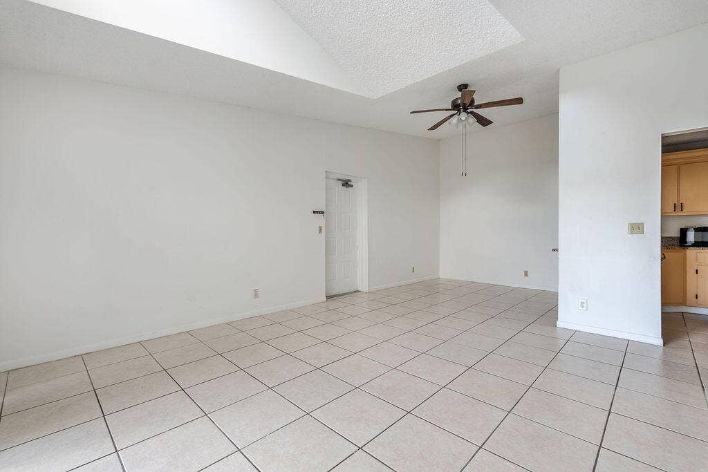 3612 Alder Drive, #B3, West Palm Beach, FL 33417 Undetermined