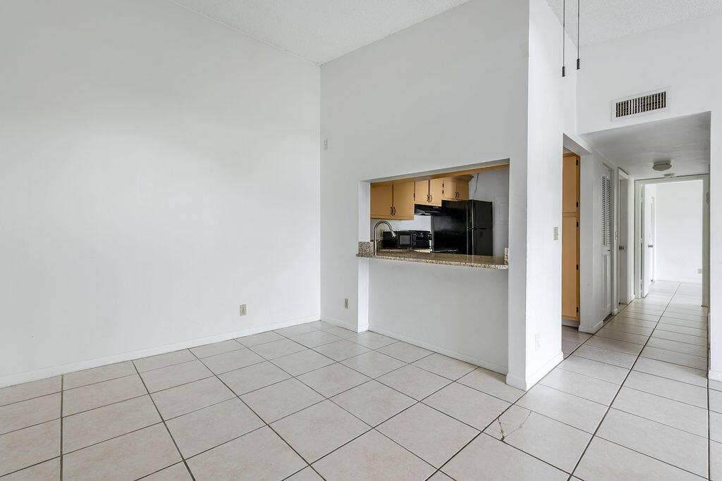 3612 Alder Drive, #B3, West Palm Beach, FL 33417 Living Room