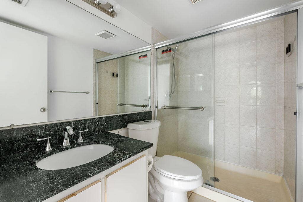 3612 Alder Drive, #B3, West Palm Beach, FL 33417 Bathroom
