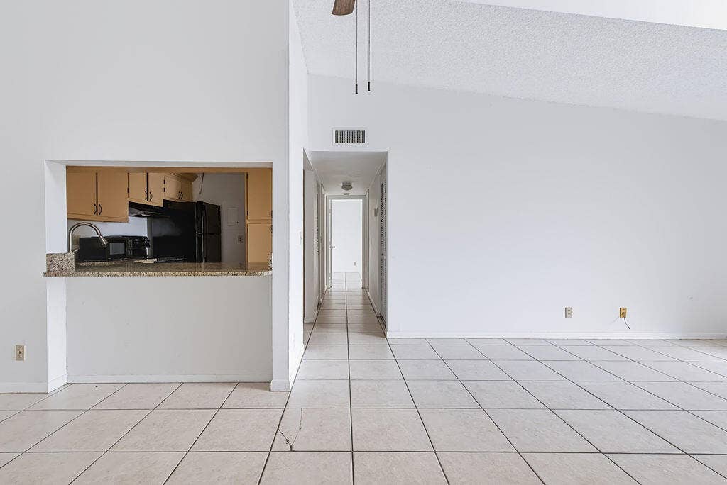 3612 Alder Drive, #B3, West Palm Beach, FL 33417 Living Room
