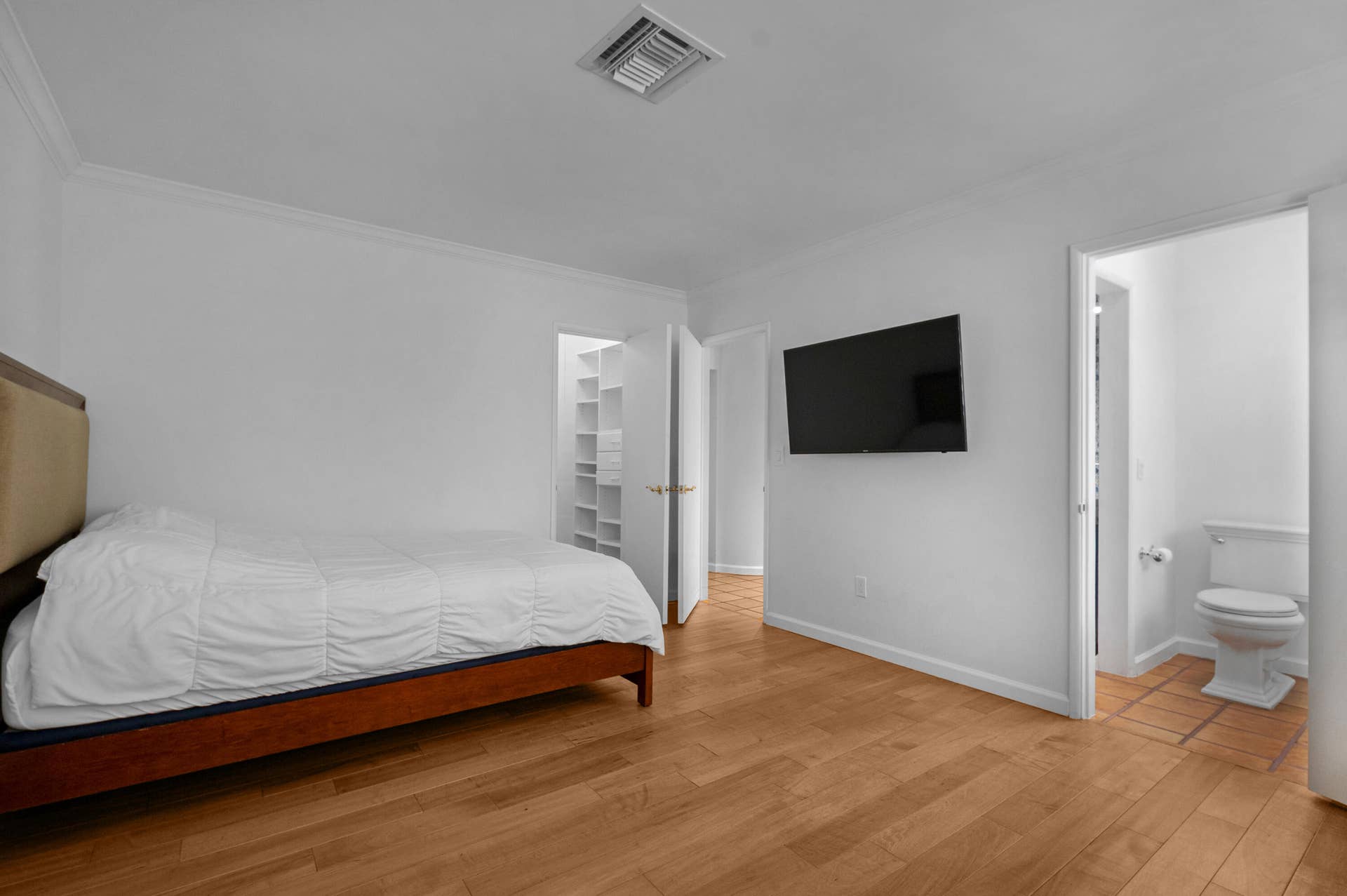 2110 NE 55TH Street, Fort Lauderdale, FL 33308 AccuTour_ 01 2110-ne-55th-st-017