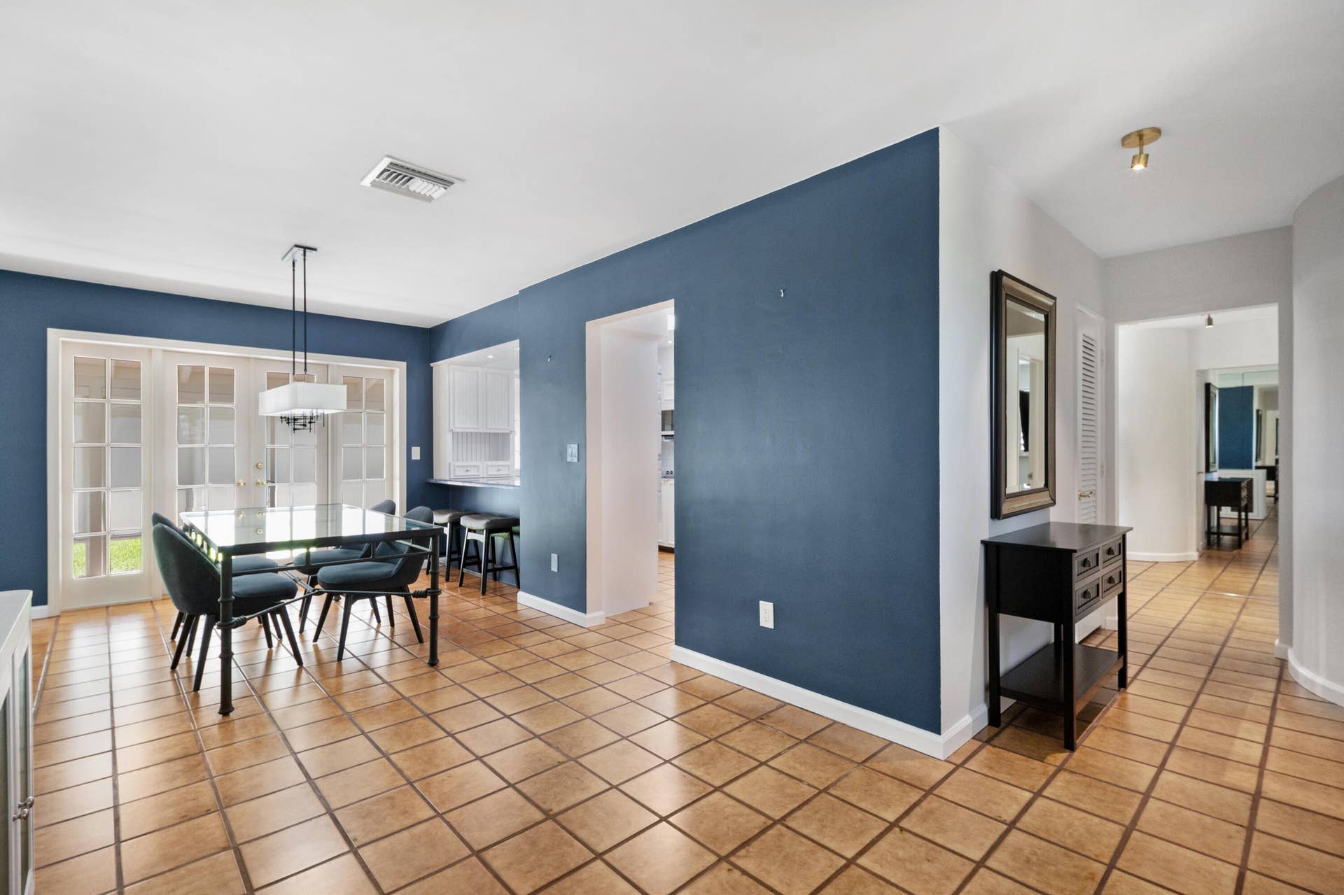 2110 NE 55TH Street, Fort Lauderdale, FL 33308 10_accutour_01 2110-ne-55th-st -009