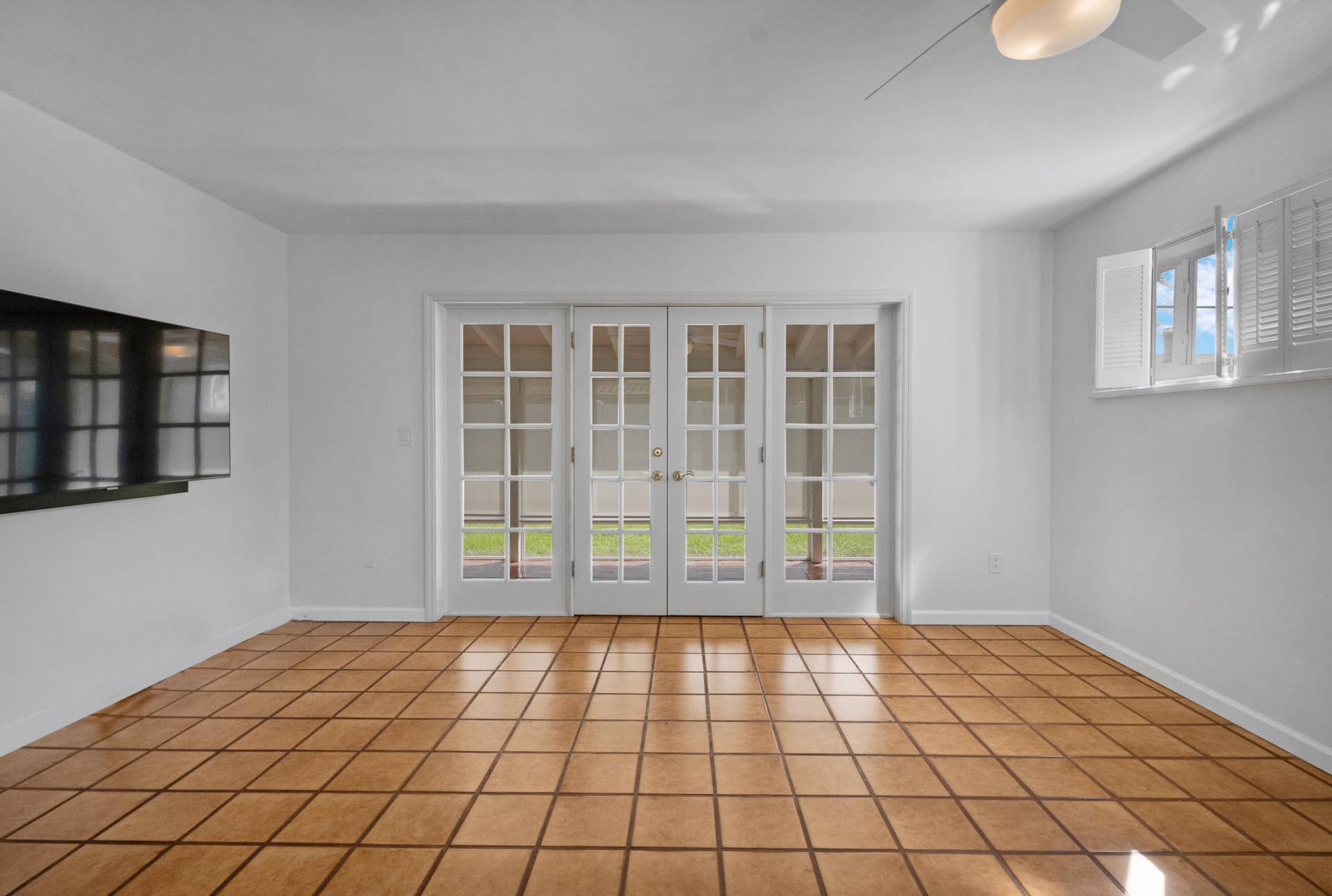 2110 NE 55TH Street, Fort Lauderdale, FL 33308 AccuTour_ 01 2110-ne-55th-st-027