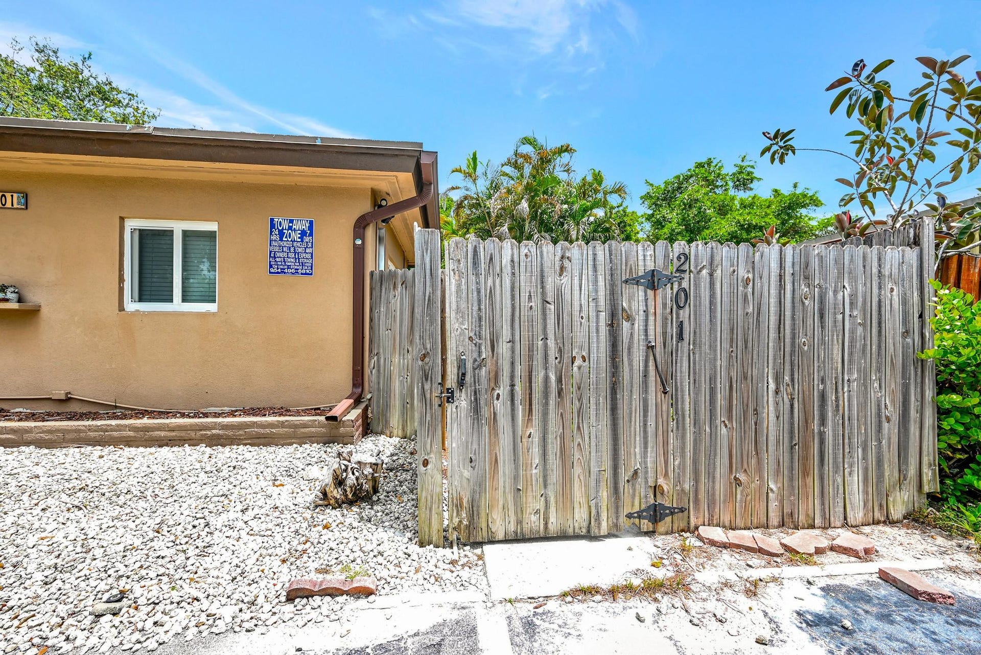 201 SE 23rd Street, #1-4, Fort Lauderdale, FL 33316 Gate Entrance