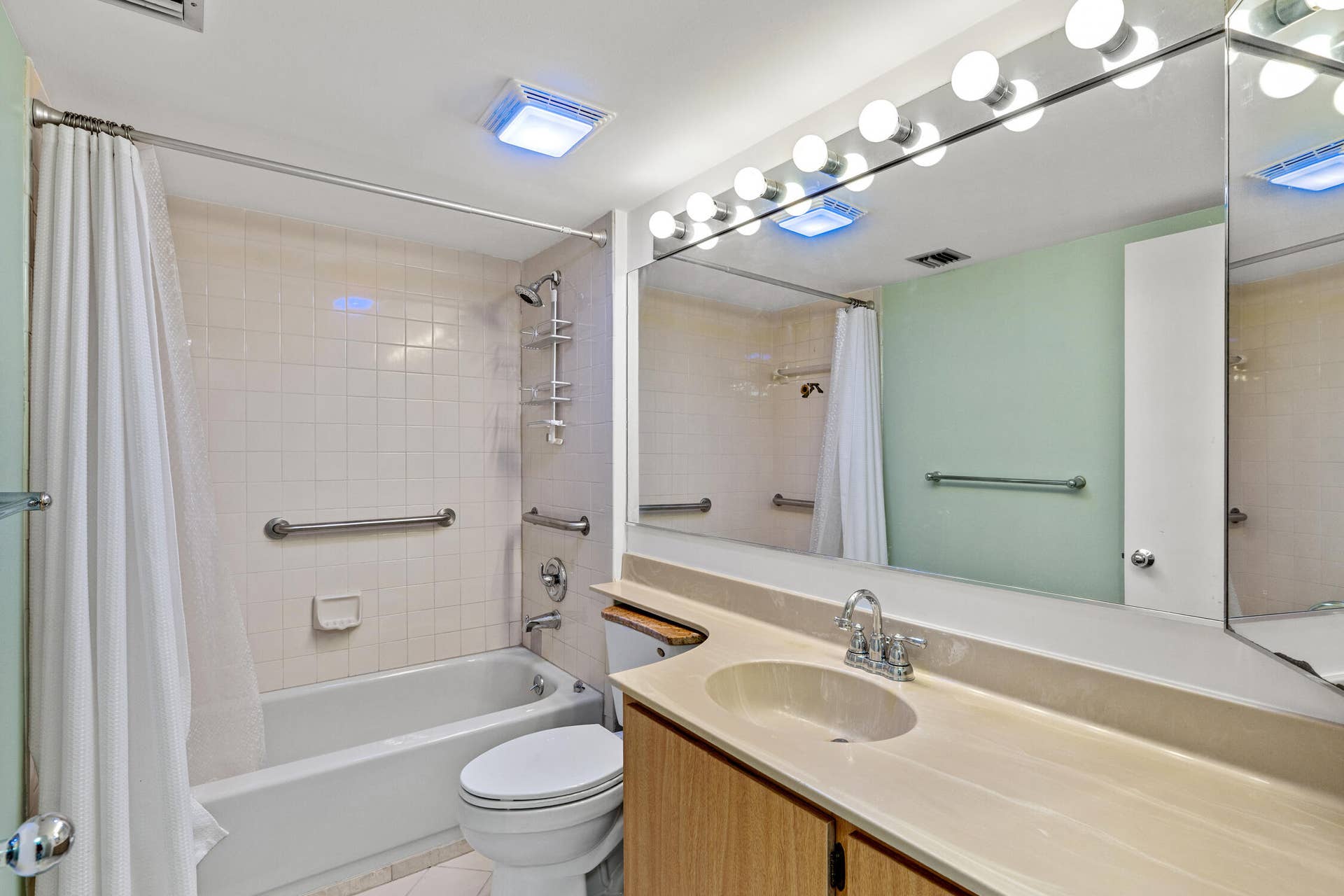 601 SEAFARER Circle, #405, Jupiter, FL 33477 DSC07176