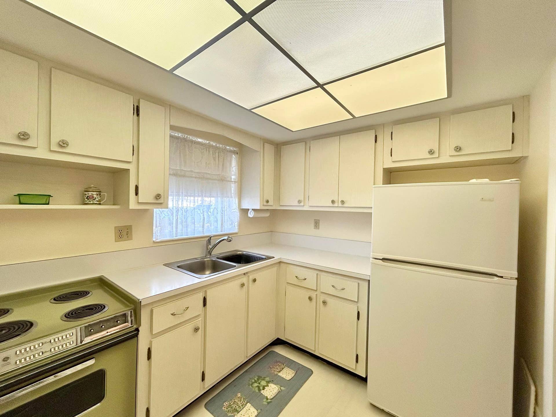 2955 Crosley Drive W, #F, West Palm Beach, FL 33415 IMG_4045