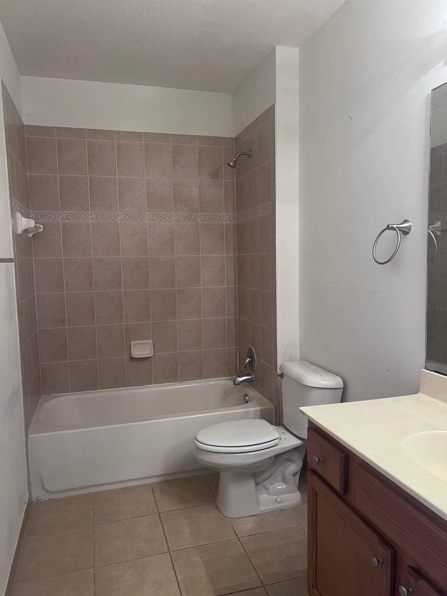 960 MILLBRAE Court, #6, West Palm Beach, FL 33401 3rd floor