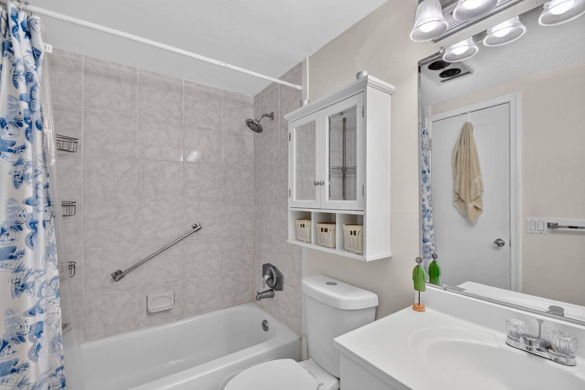 135 SALISBURY F, West Palm Beach, FL 33417 25-web-or-mls-DSC_6704