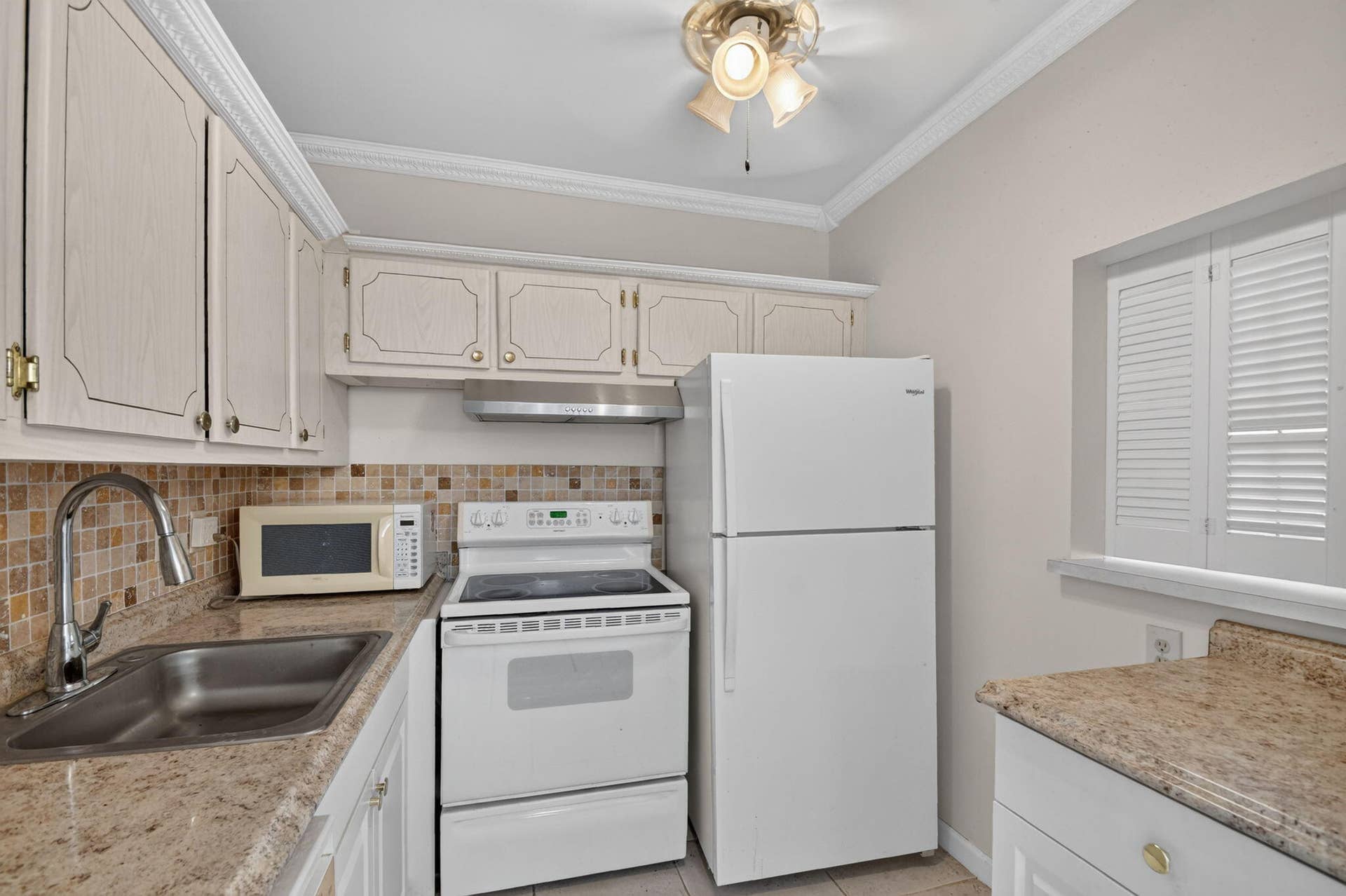 135 SALISBURY F, West Palm Beach, FL 33417 13-web-or-mls-DSC_6644