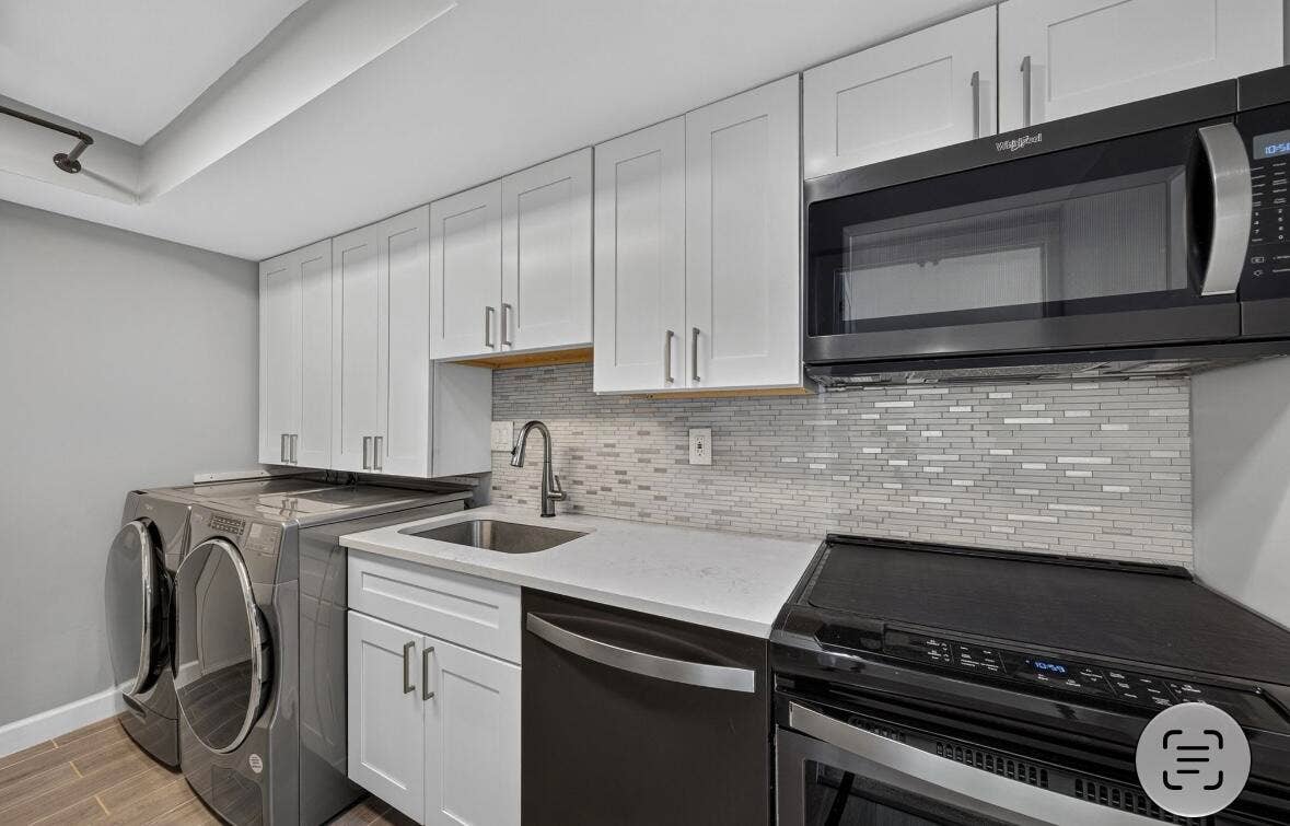 2100 S OCEAN Lane, #205, Fort Lauderdale, FL 33316 Secondary Residence - Full kitchen with Large Washer & Dryer.
