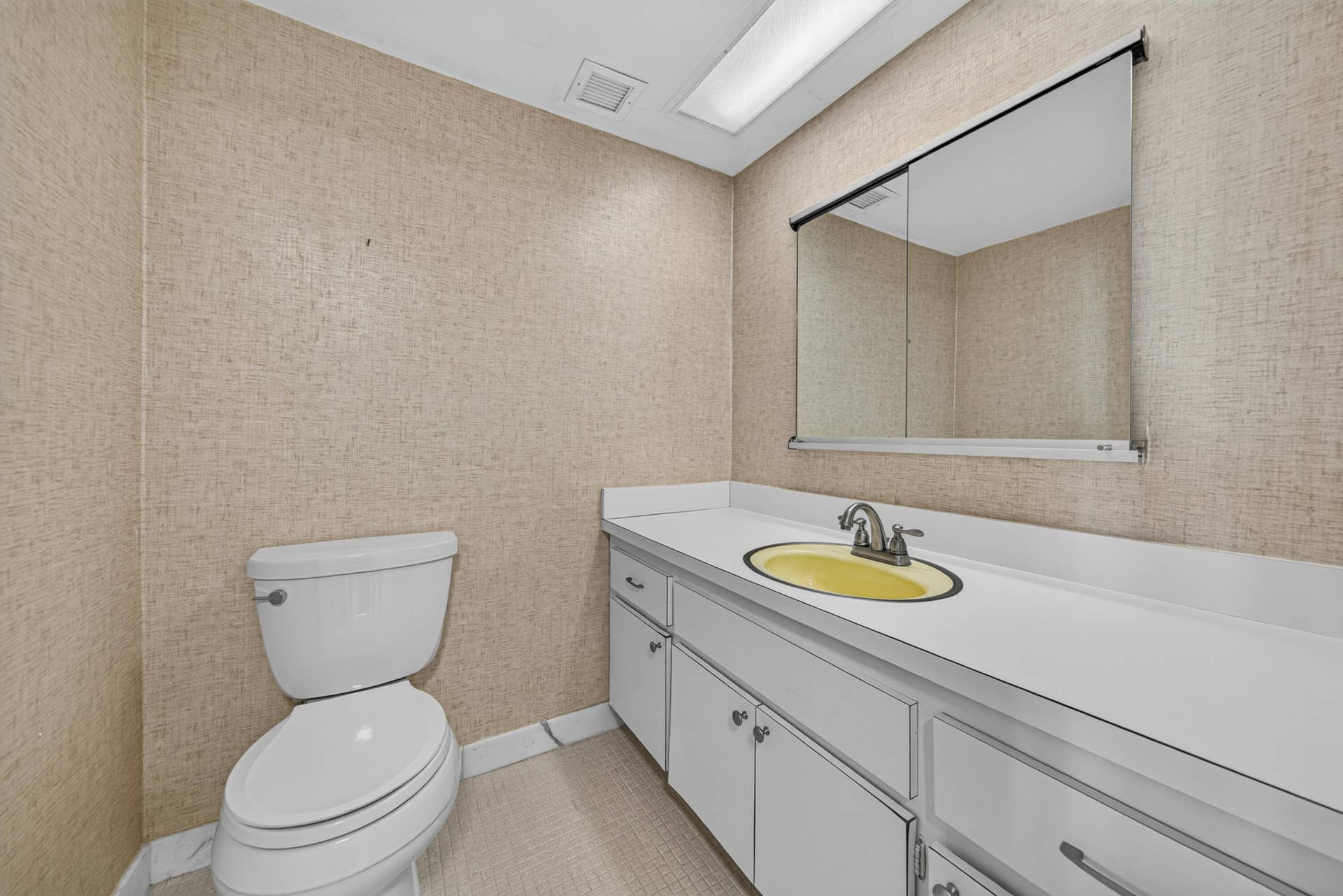 2100 S OCEAN Lane, #205, Fort Lauderdale, FL 33316 Secondary Residence - Powder Room.