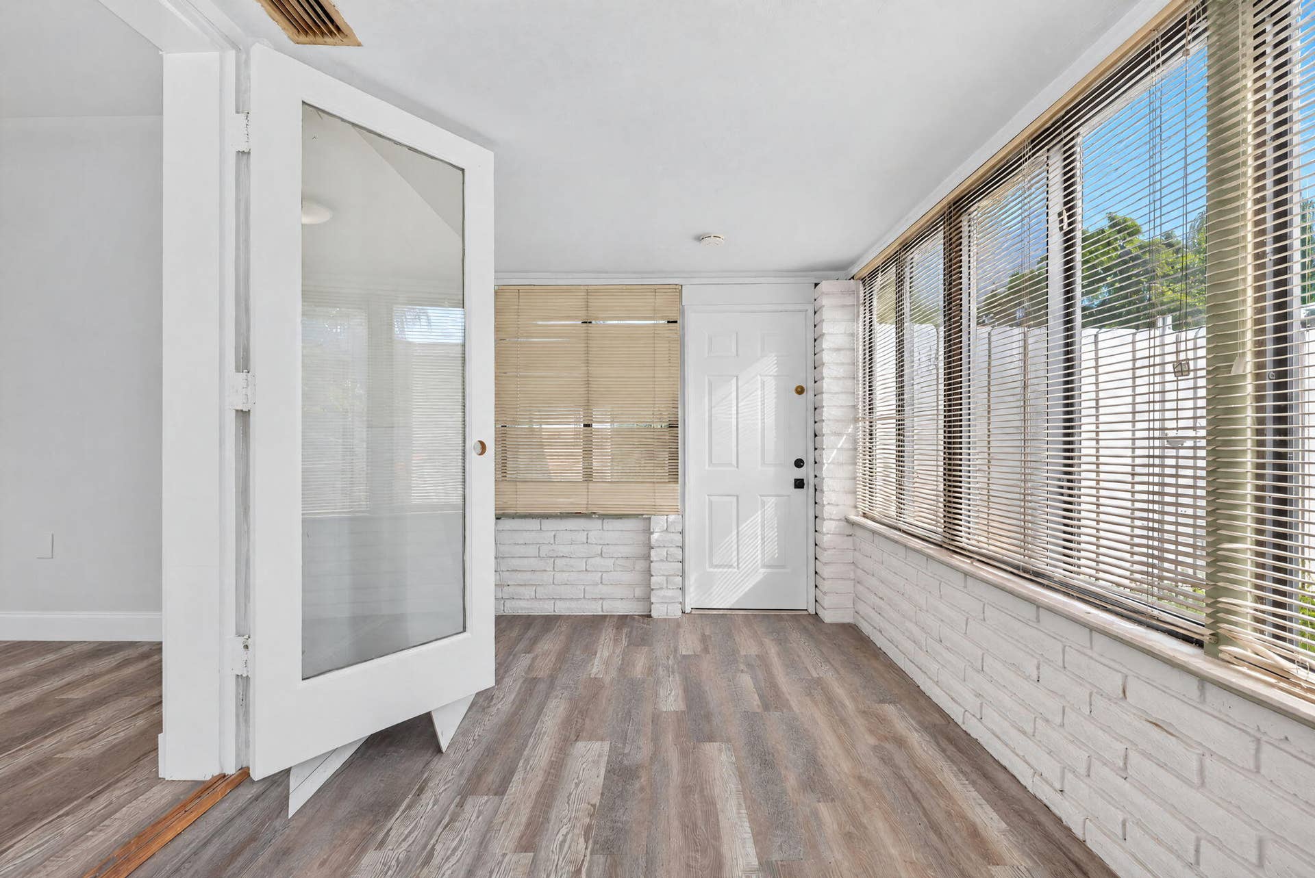 1313 NE 13TH Street, Fort Lauderdale, FL 33304 12-web-or-mls-8I8A5430_batchlook