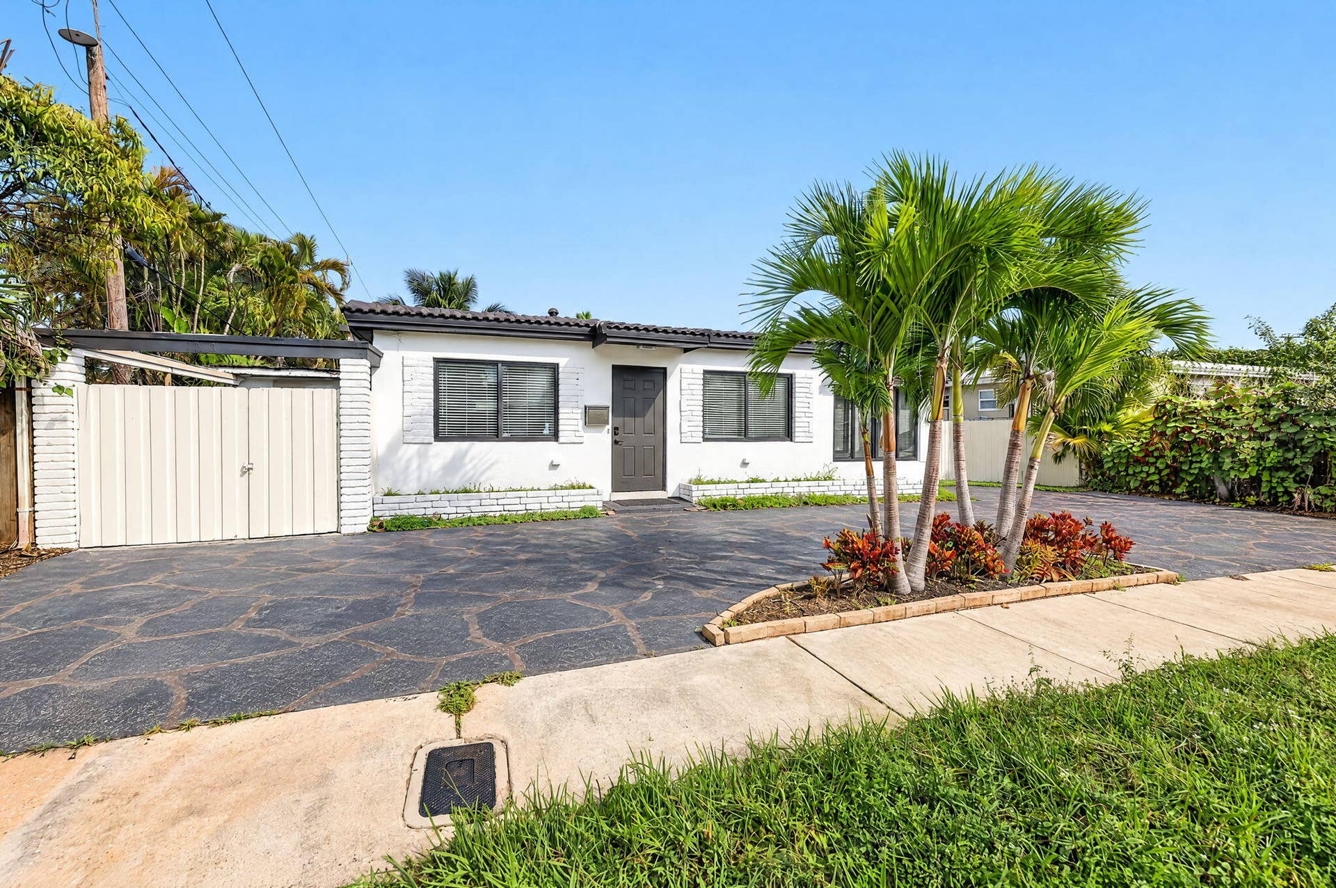 1313 NE 13TH Street, Fort Lauderdale, FL 33304 1-web-or-mls-8I8A5456_batchlook