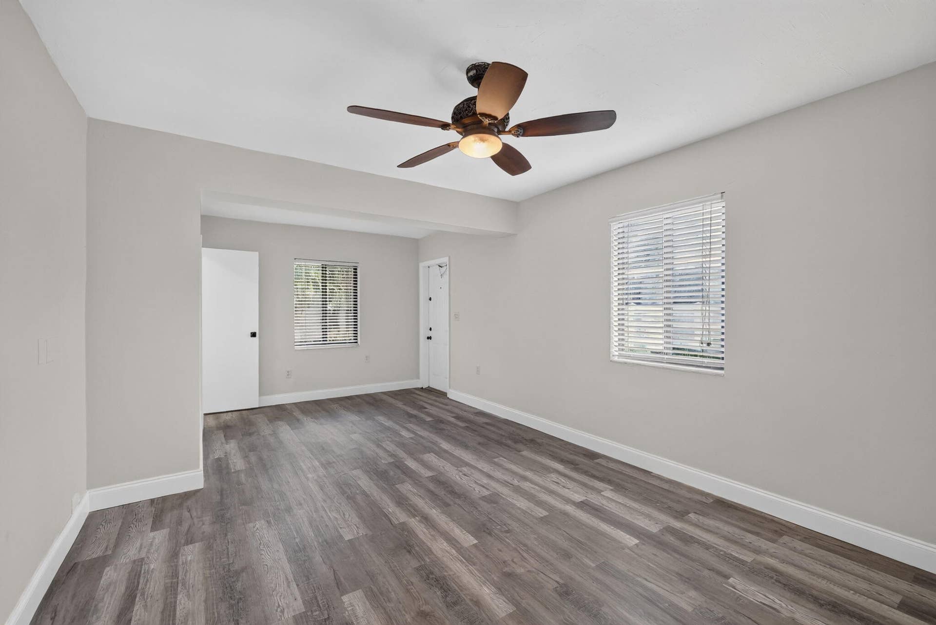 1313 NE 13TH Street, Fort Lauderdale, FL 33304 16-web-or-mls-8I8A5355