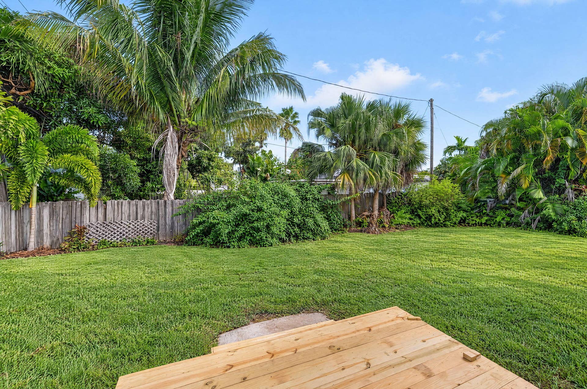 1313 NE 13TH Street, Fort Lauderdale, FL 33304 24-web-or-mls-8I8A5435_batchlook