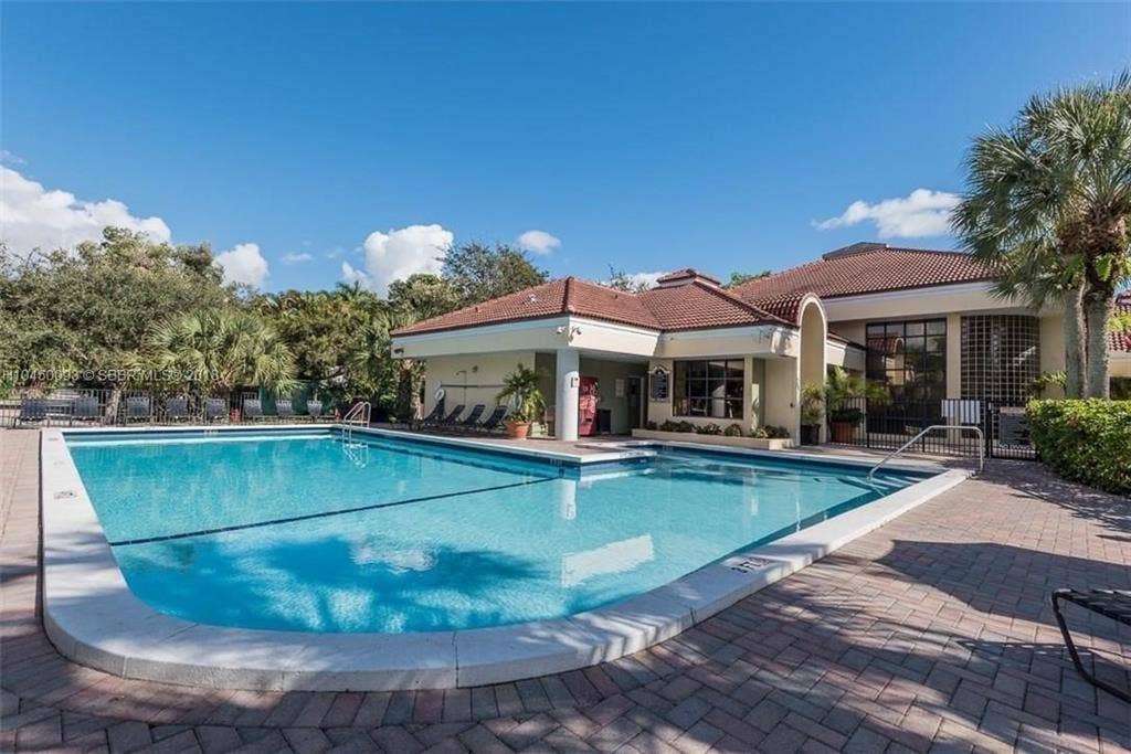 2445 SW 18TH Terrace, #614, Fort Lauderdale, Fort Lauderdale, FL 33315 rafi marina oaks 914 pool 9-29-25