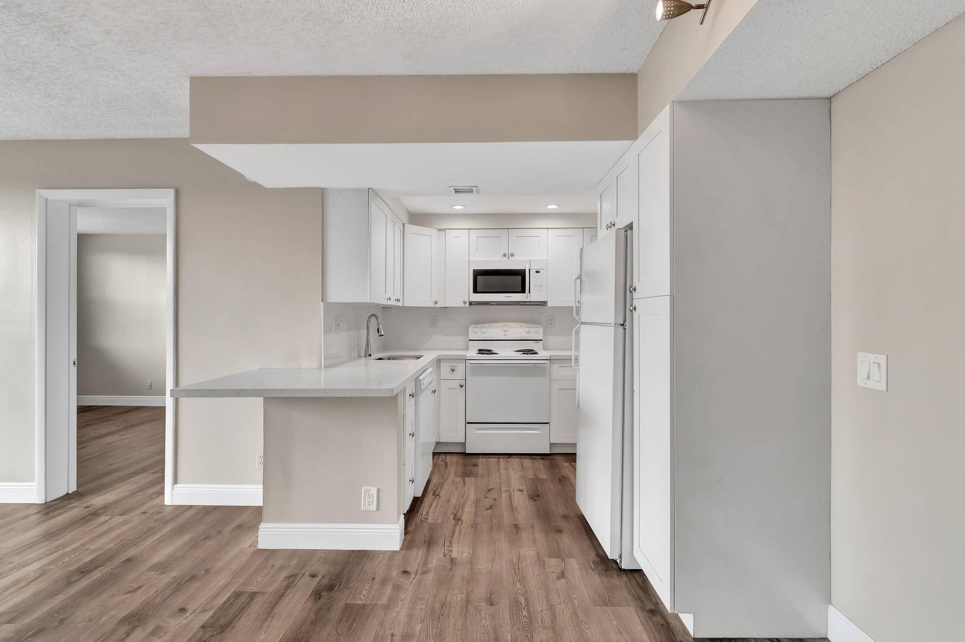 706 EXECUTIVE CENTER Drive, #26, West Palm Beach, West Palm Beach, FL 33401 DSC_3149