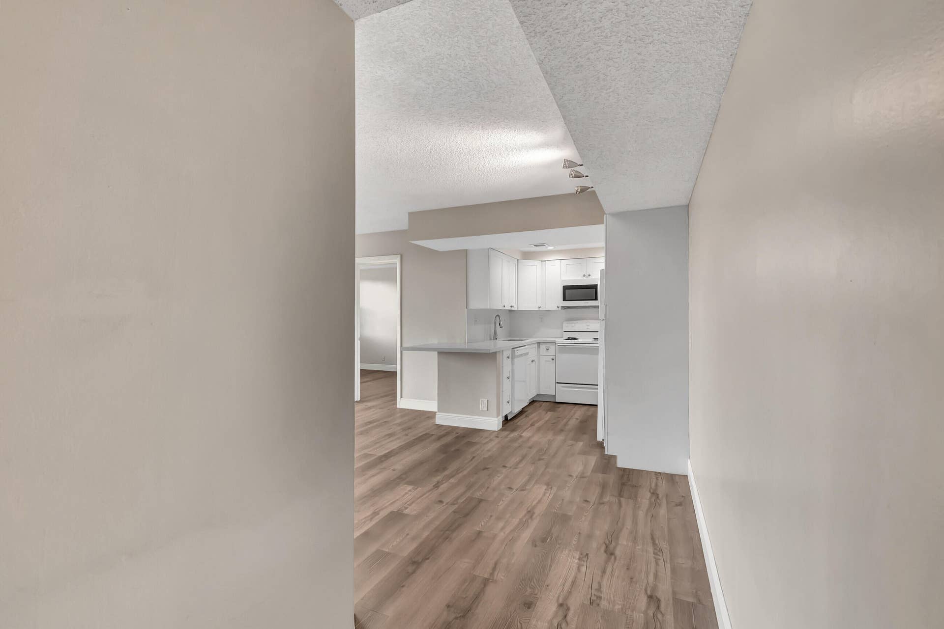 706 EXECUTIVE CENTER Drive, #26, West Palm Beach, West Palm Beach, FL 33401 DSC_3099