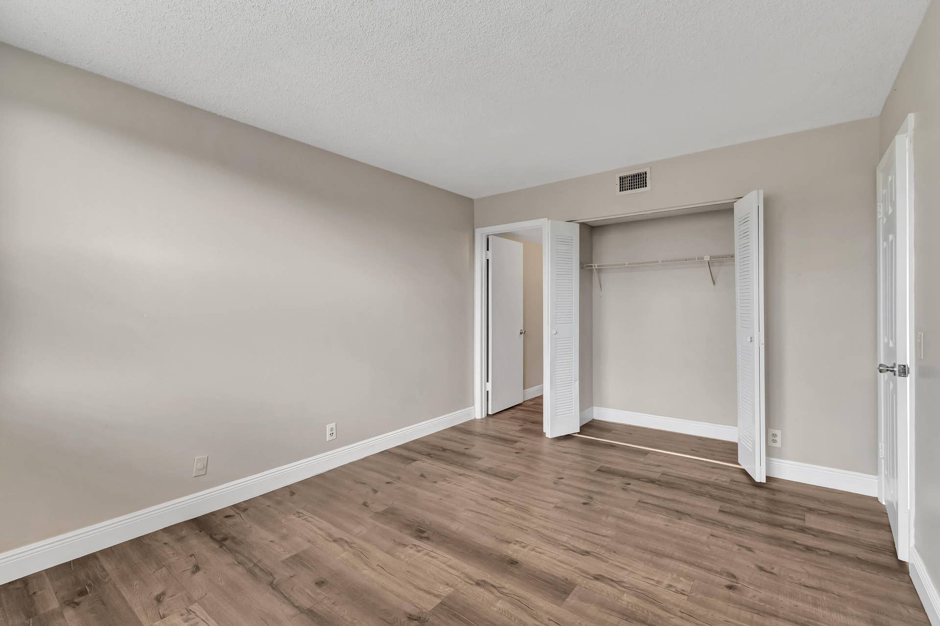 706 EXECUTIVE CENTER Drive, #26, West Palm Beach, West Palm Beach, FL 33401 DSC_3004
