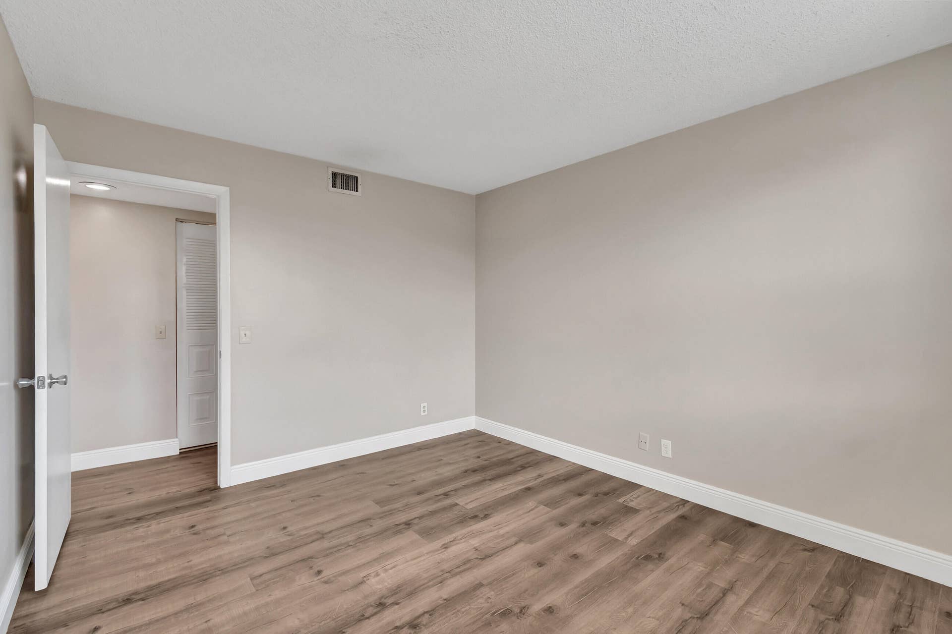 706 EXECUTIVE CENTER Drive, #26, West Palm Beach, West Palm Beach, FL 33401 DSC_3039