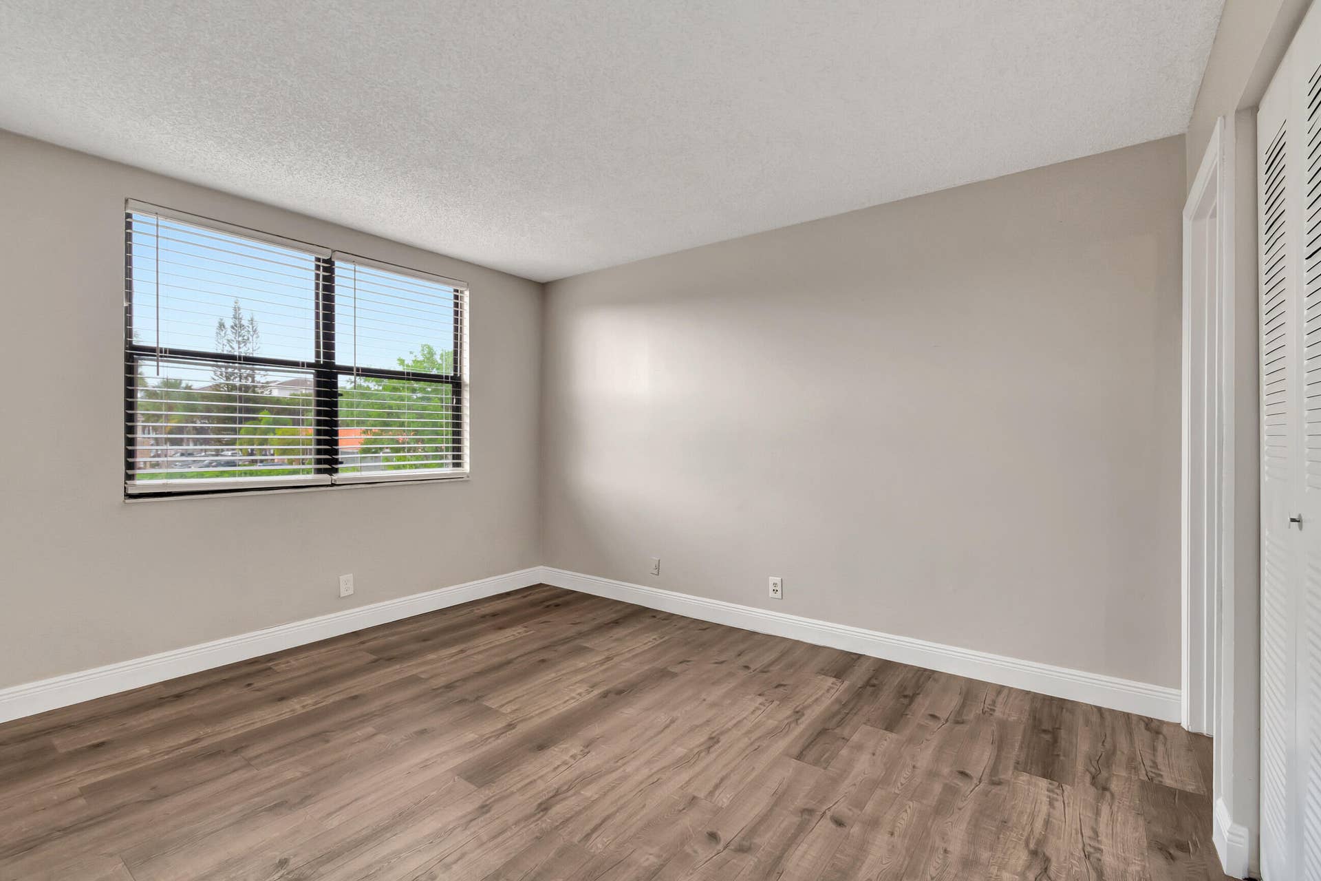 706 EXECUTIVE CENTER Drive, #26, West Palm Beach, West Palm Beach, FL 33401 DSC_2984