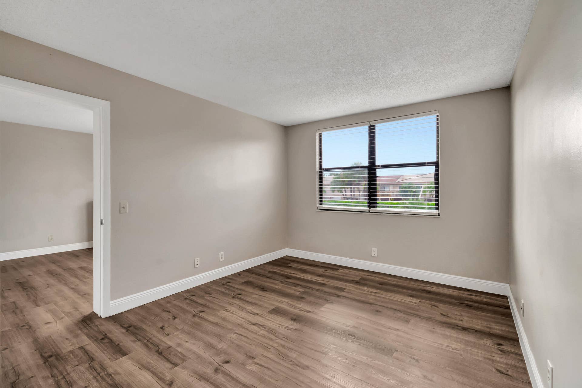 706 EXECUTIVE CENTER Drive, #26, West Palm Beach, West Palm Beach, FL 33401 DSC_2989