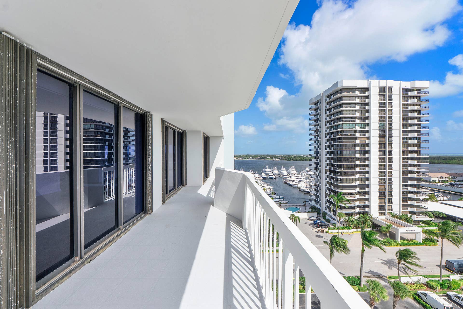 123 LAKESHORE Drive, #1143, North Palm Beach, FL 33408 123 Lakeshore Dr u1143_056